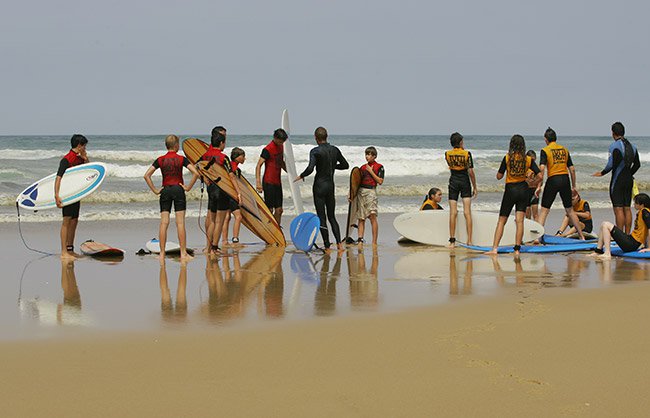 Cours de surf collectif au Cap Ferret avec Tutti Fruti Surfschool